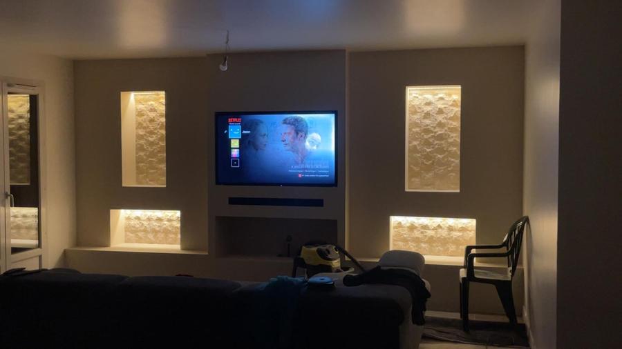 Salon après installation d'éclairage d'ambiance